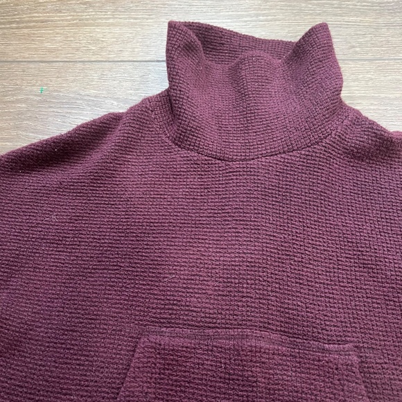 Sweaty Betty Boucle Funnel Neck Cropped Sweatshirt Size Small Maroon, Cozy - Picture 4 of 10